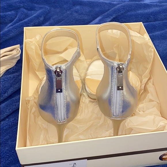 Beautiful sliver Formal heals - Picture 3 of 4